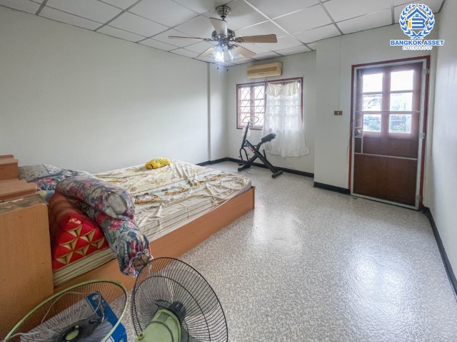 *****ทาวน์เฮ้าส์มือสองย่านนนทบุรี ม.บัวทอง3 กาญจนาภิเษก บนเนื้อที่ 18 ตร.ว. ฟังก์ชัน 2 ห้องนอน 1 ห้องน้ำ 1 ที่จอดรถ แถมฟรี! 2 เครื่องปรับอากาศ ในราคาล้านกว่าๆ เดินทางสะดวก ใกล้เซ็นทรัลเวสต์เกต และรถไฟฟ้าสายสีม่วง "สถานีคลองบางไผ่" จองด่วน!